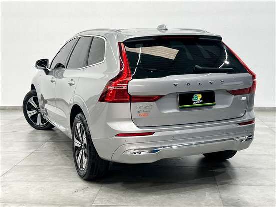 VOLVO-XC60-2022