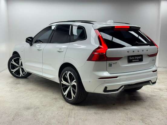 VOLVO-XC60-2023