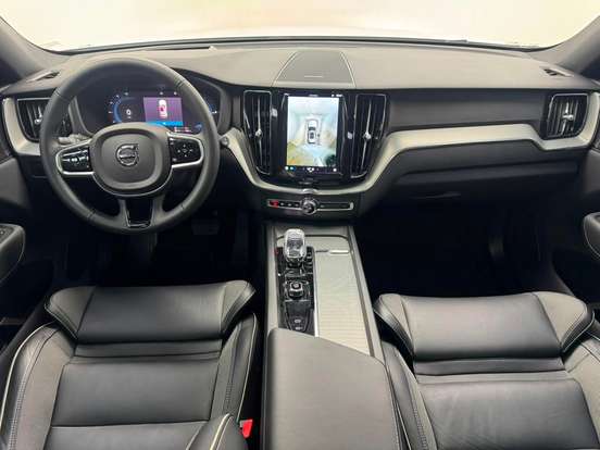VOLVO-XC60-2023
