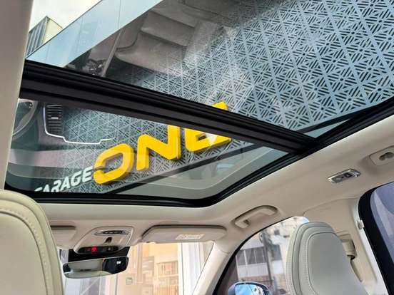 VOLVO-XC90-2018