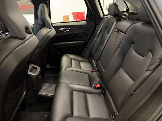 VOLVO-XC60-2021
