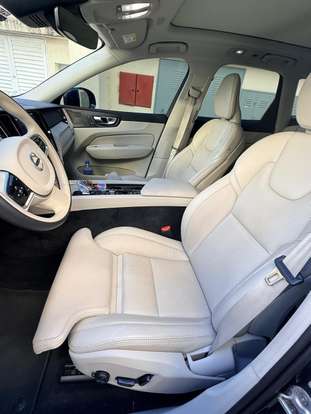 VOLVO-XC60-2024