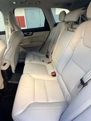 VOLVO-XC60-2024