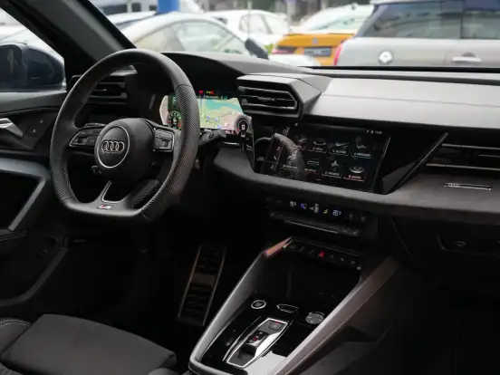 AUDI-A3-2.0 40 TFSI GASOLINA SPORTBACK PERFORMANCE BLACK S-TRONIC AUDI-A3-2025