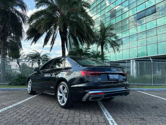 AUDI-A4-2020