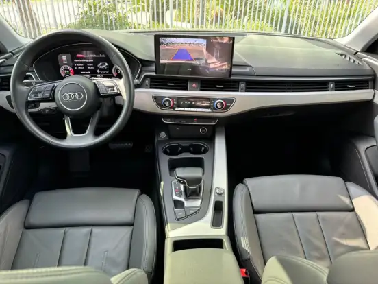 AUDI-A4-2020