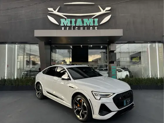 AUDI E-TRON ELÉTRICO SPORTBACK S QUATTRO AUDI E-TRON ELÉTRICO SPORTBACK S QUATTRO