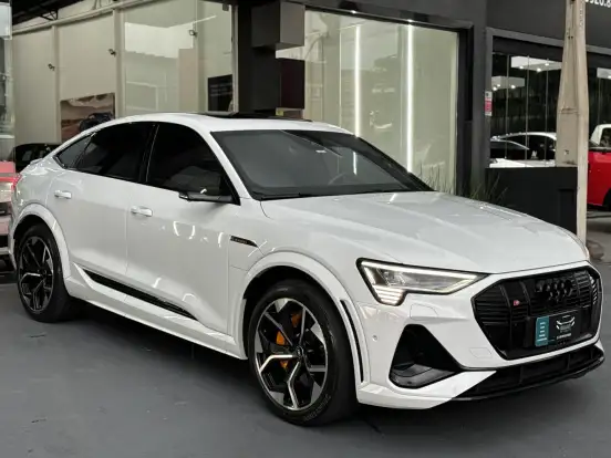 AUDI-E-TRON-2021