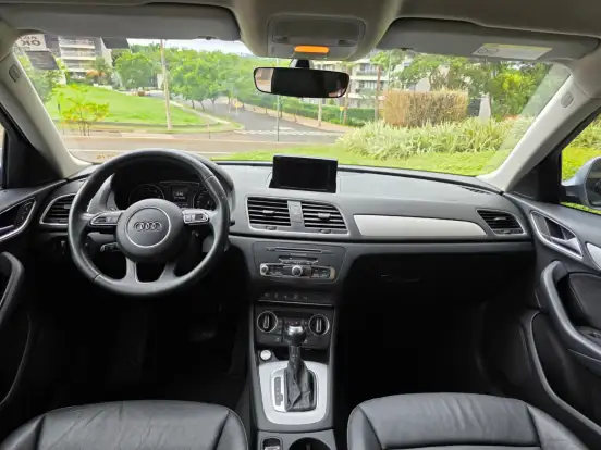 AUDI-Q3-2017