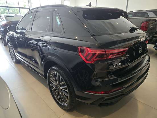 AUDI-Q3-2023
