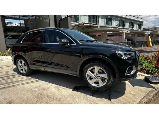 AUDI-Q3-2022
