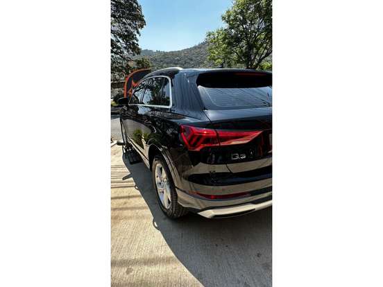 AUDI-Q3-2022