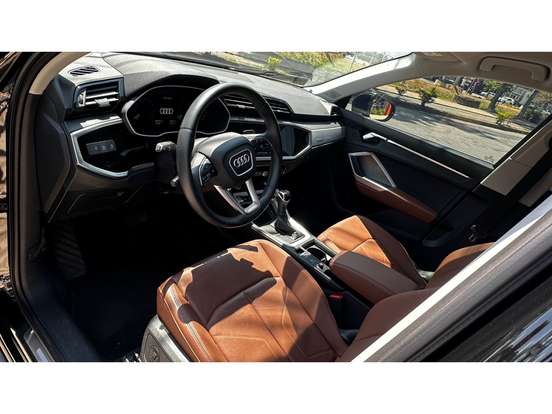AUDI-Q3-2022
