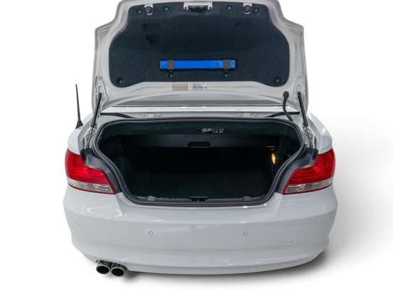 BMW-120i-2009