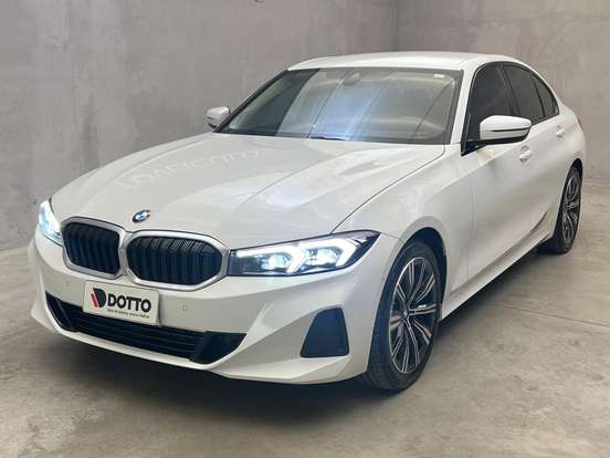 BMW-320i-2023