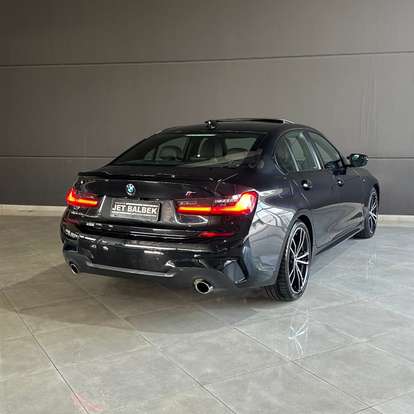 BMW-320i-2021