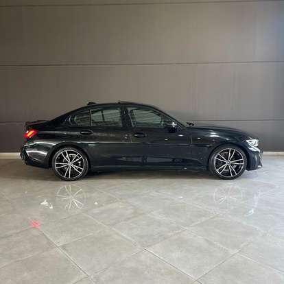 BMW-320i-2021