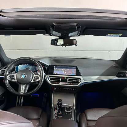 BMW-320i-2021
