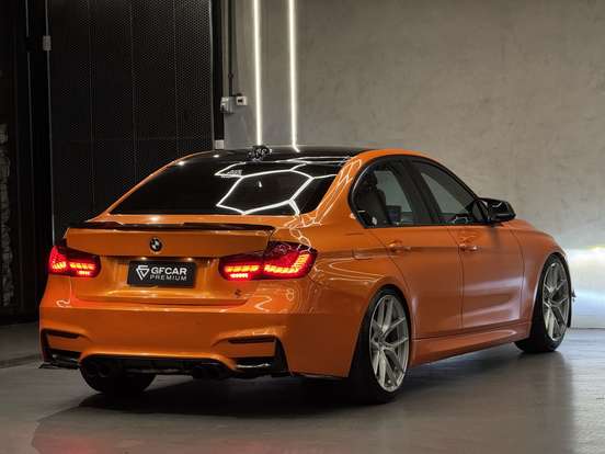 BMW-320i-2012