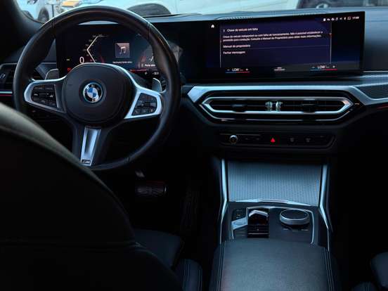 BMW-330e-2022