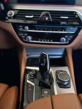 BMW-530e-2018