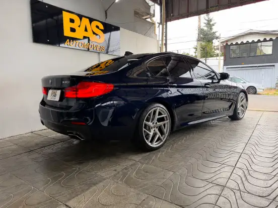 BMW-530i-2.0 16V TURBO GASOLINA M SPORT AUTOMÁTICO BMW-530i-2017
