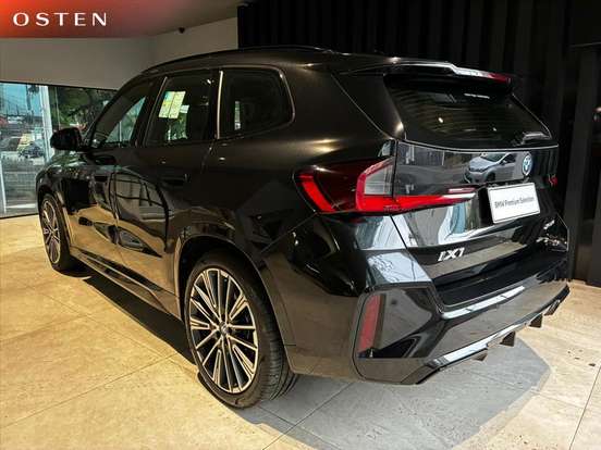 BMW-iX1-2025