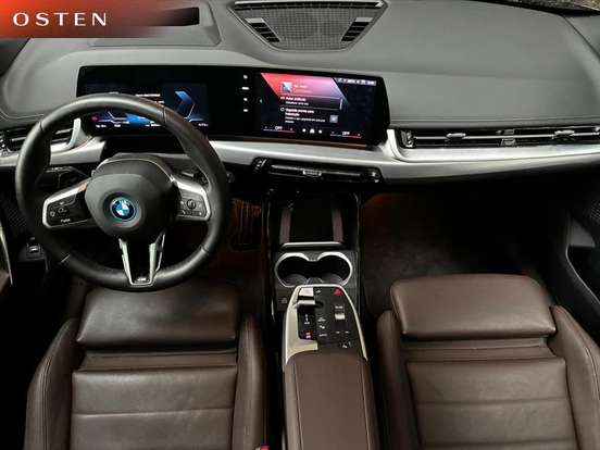 BMW-iX1-2025