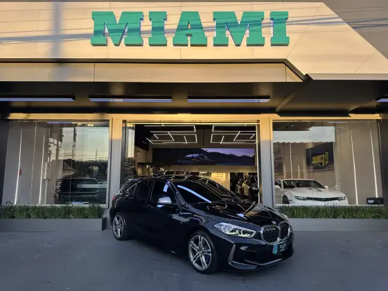 BMW M 135i 2.0 16V TURBO GASOLINA XDRIVE DARK EDITION AUTOMÁTICO BMW M 135i 2.0 16V TURBO GASOLINA XDRIVE DARK EDITION AUTOMÁTICO