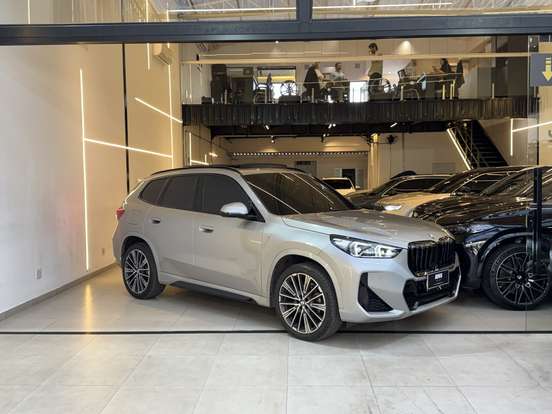 BMW-X1-2024