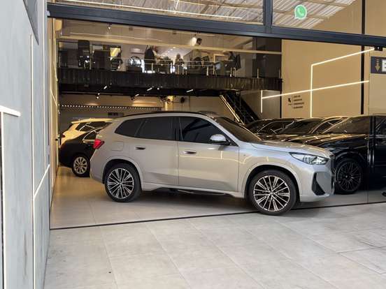 BMW-X1-2024