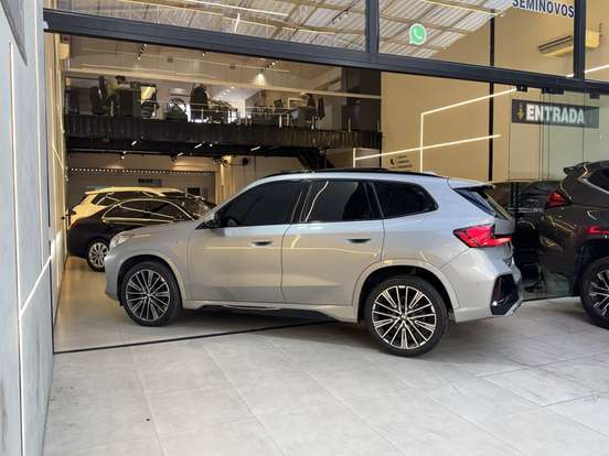 BMW-X1-2024
