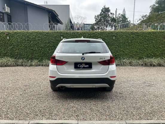 BMW-X1-2013