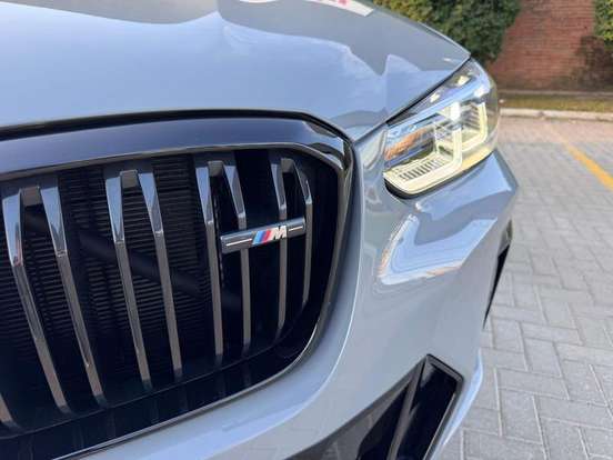 BMW-X4-2022