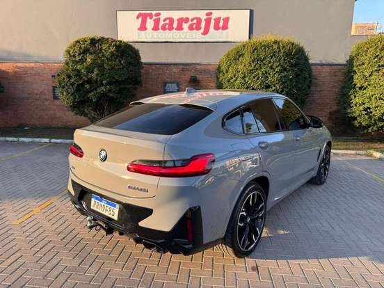 BMW-X4-2022