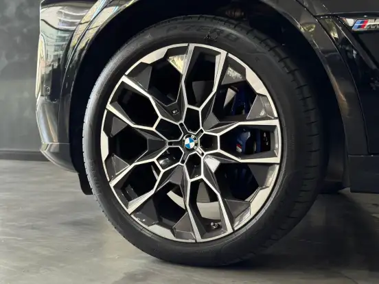 BMW-X7-4.4 V8 GASOLINA M60i STEPTRONIC BMW-X7-2024