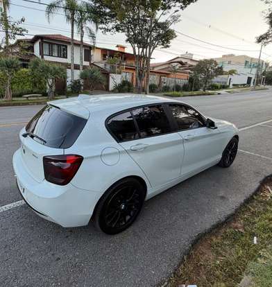 BMW-118i-2013