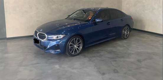 BMW-320i-2023