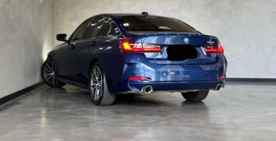 BMW-320i-2023