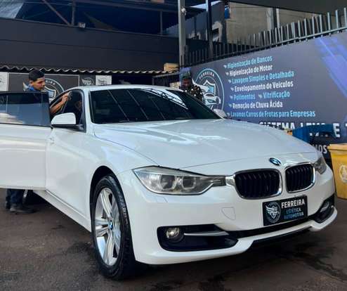 BMW-320i-2015