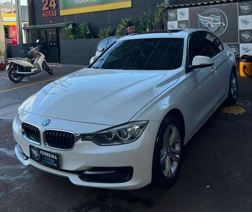 BMW-320i-2015