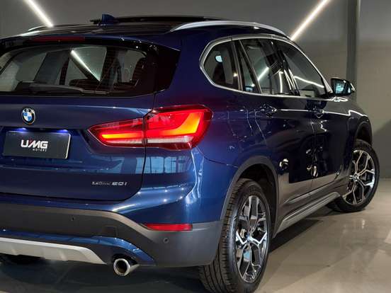 BMW-X1-2.0 16V TURBO ACTIVEFLEX SDRIVE20I X-LINE 4P AUTOMÁTICO BMW-X1-2021