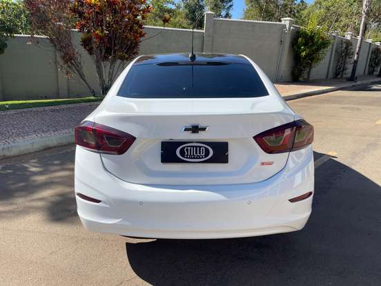 CHEVROLET-CRUZE-2018