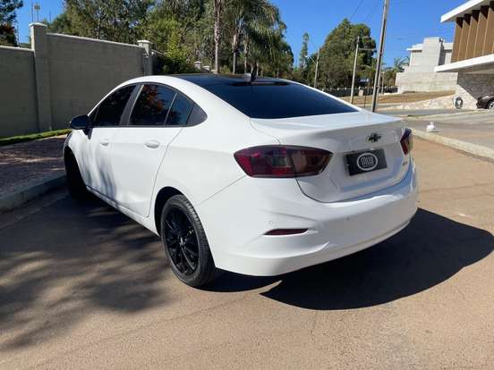 CHEVROLET-CRUZE-2018