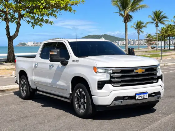 CHEVROLET SILVERADO 5.3 V8 GASOLINA 1500 HIGH COUNTRY 4X4 AUTOMÁTICO CHEVROLET SILVERADO 5.3 V8 GASOLINA 1500 HIGH COUNTRY 4X4 AUTOMÁTICO