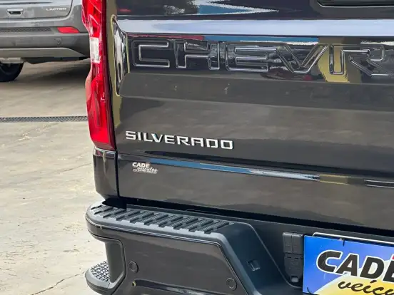 CHEVROLET-SILVERADO-5.3 V8 GASOLINA 1500 HIGH COUNTRY 4X4 AUTOMÁTICO CHEVROLET-SILVERADO-2023