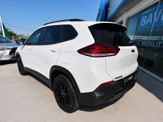 CHEVROLET-TRACKER-2023