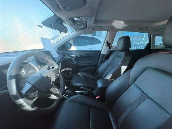 CHEVROLET-TRACKER-2023