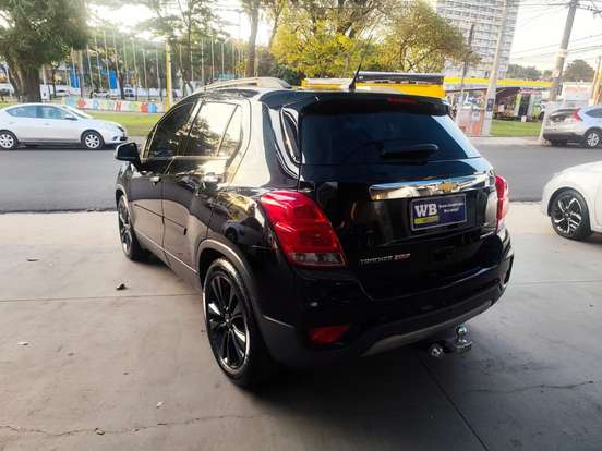 CHEVROLET-TRACKER-2018