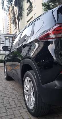 CHEVROLET-TRACKER-2023